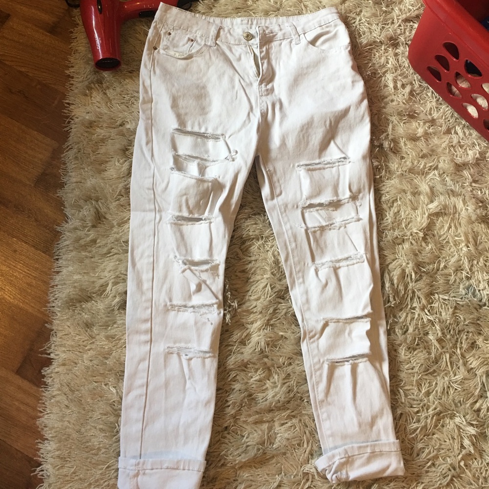 White skinny jeans