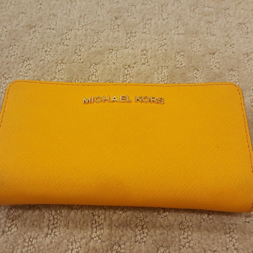 Michael kors wallet