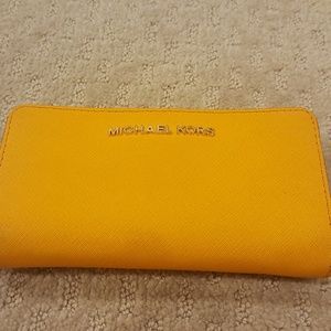 Michael kors wallet