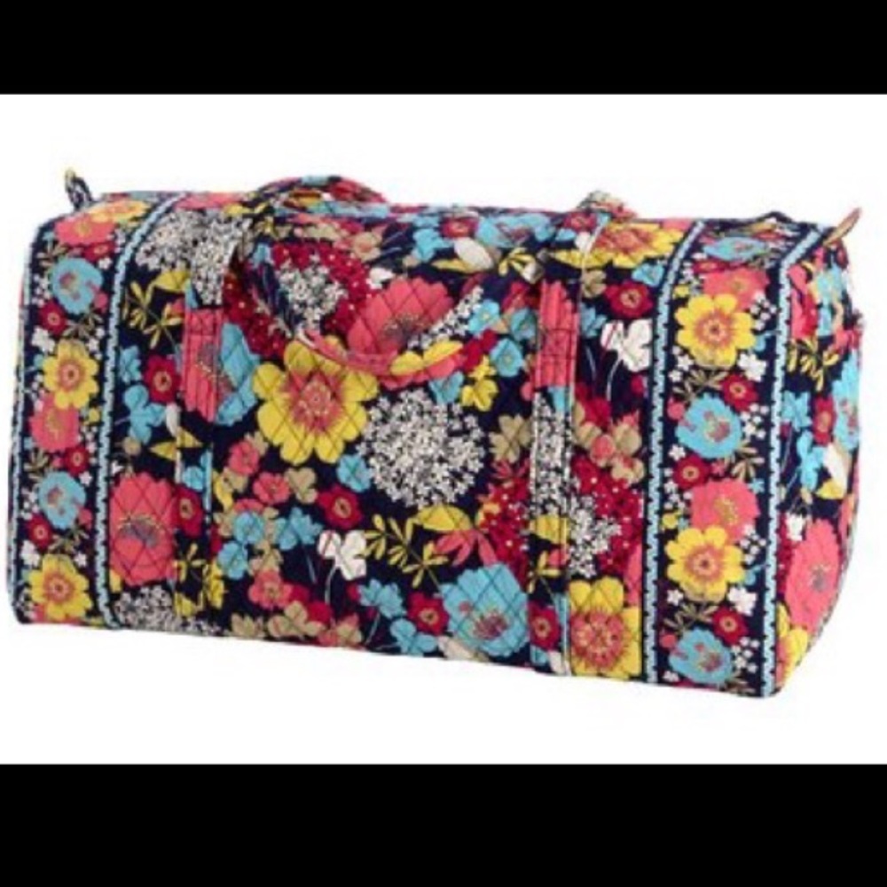Vera Bradley large duffle in happy snails