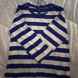 Three quarter length striped tee.