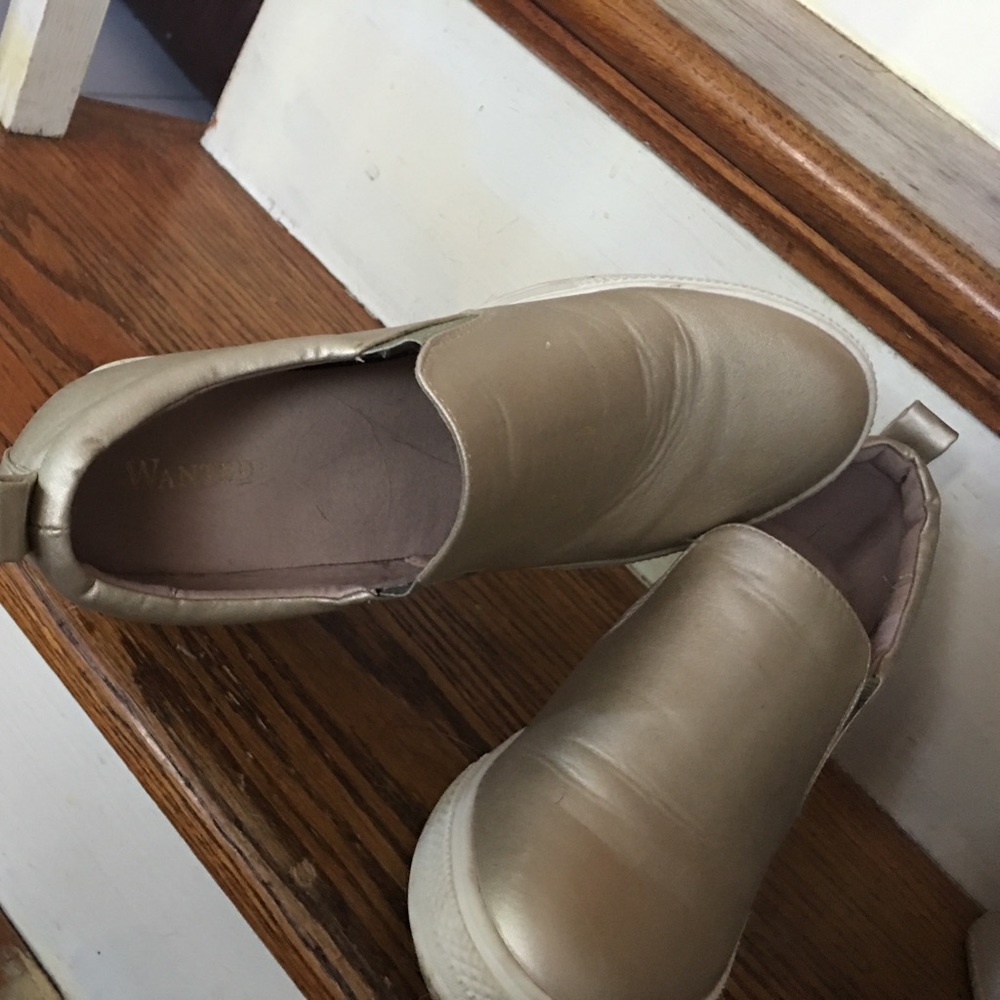 Sneakers - Picture 4 of 4