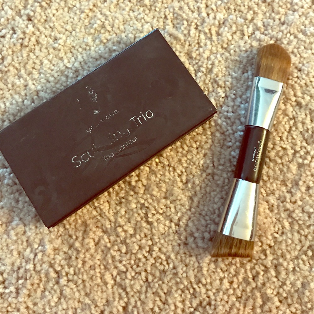 Younique sculpting trio and brush
