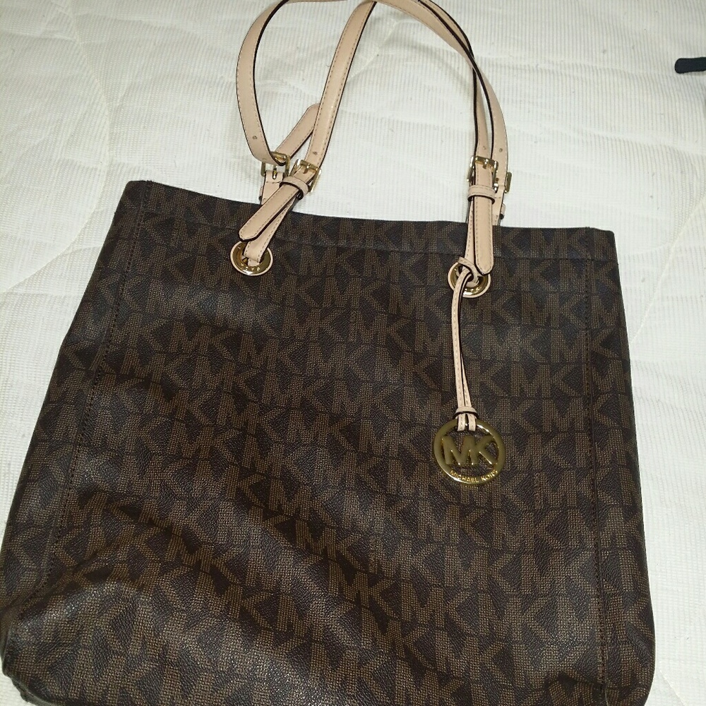 MK tote