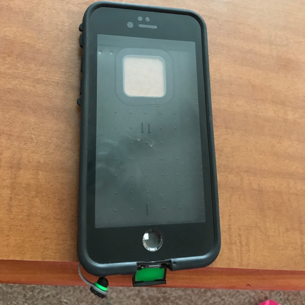 IPHONE 6 LIFEPROOF CASE