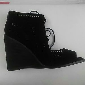 Jeffrey Campbell new with out tags