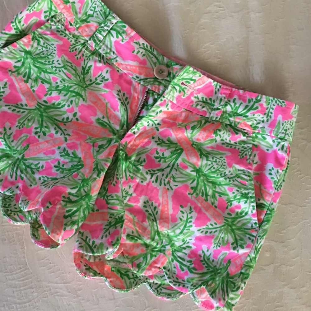 Lilly Pulitzer Shorts - Picture 6 of 8