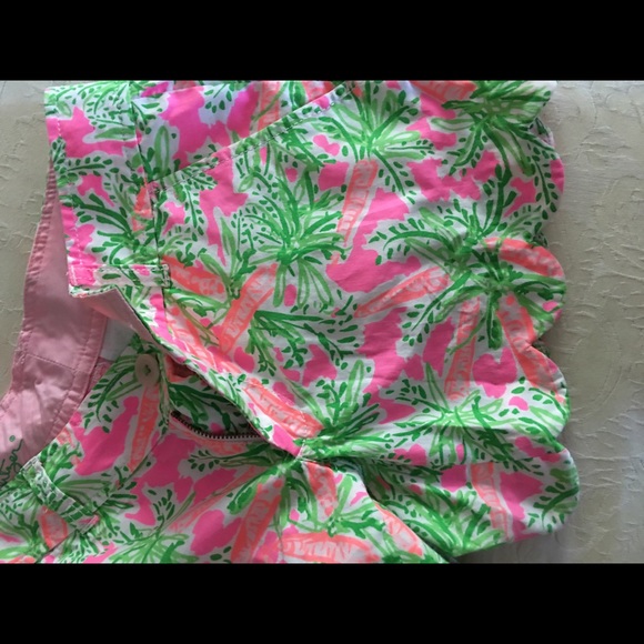 Lilly Pulitzer Shorts - Picture 4 of 8