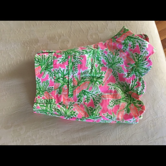 Lilly Pulitzer Shorts - Picture 5 of 8