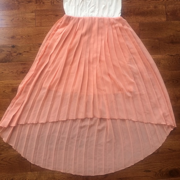 High-Lo Pleated Summer Dress - Picture 2 of 6