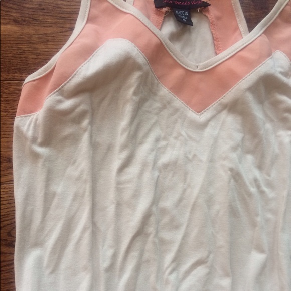 High-Lo Pleated Summer Dress - Picture 4 of 6