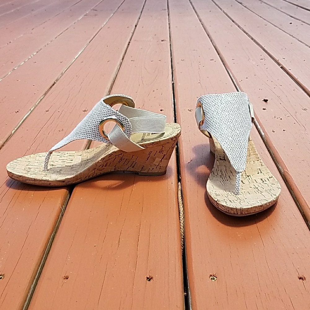 Aida Gold/Glitter wedge (White Mountain) sandals