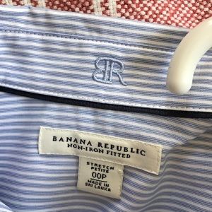 Banana Republic non iron fitted shirt 00P