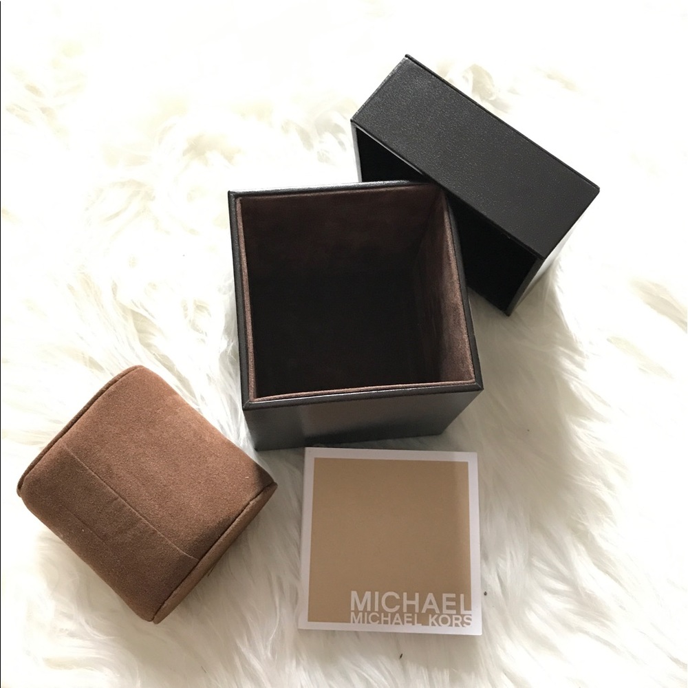 ✨Authentic Micheal Kors Watch Box ⌚️📦✨