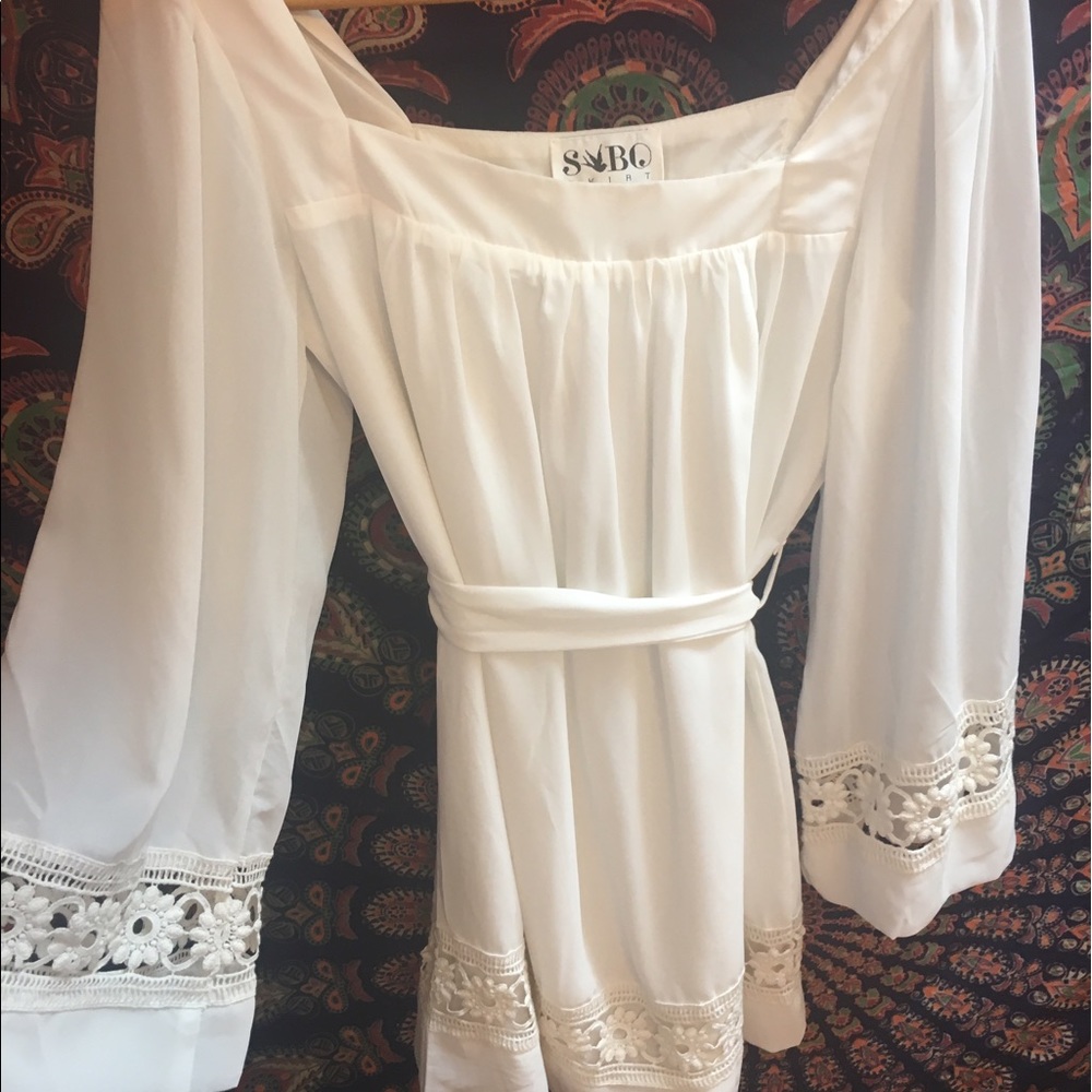 Saboskirt cream flowy dress