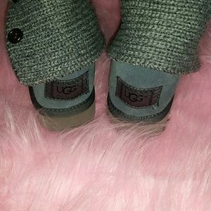 Grey Knitted Size 7 UGGs