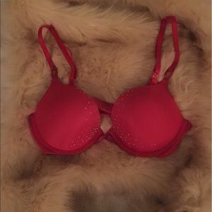 Victoria's Secret luxurious bra