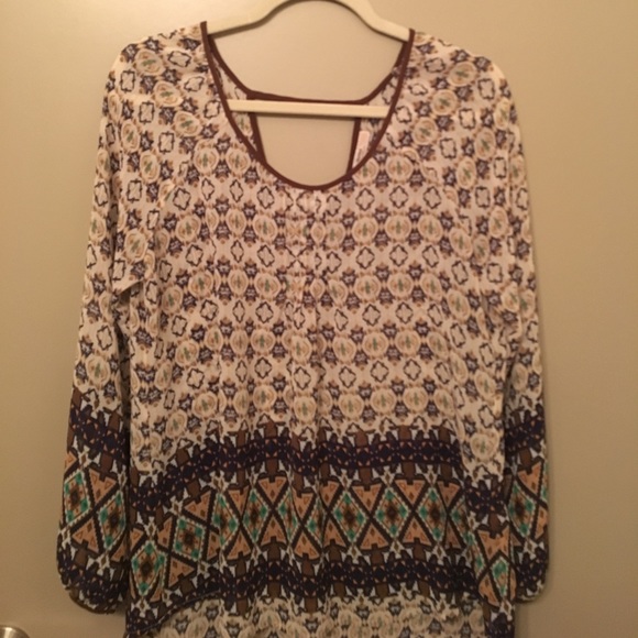 Pattern Blouse - Picture 1 of 3