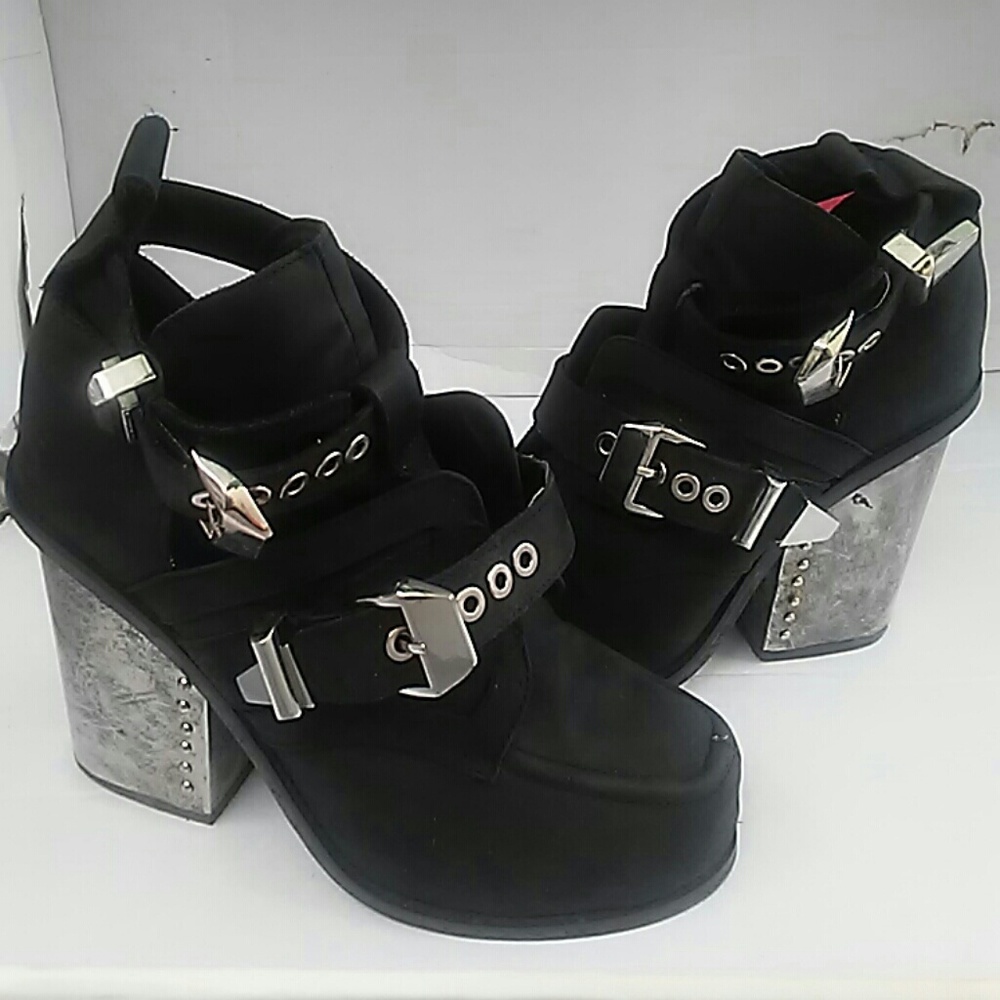 Jeffrey campbell booties
