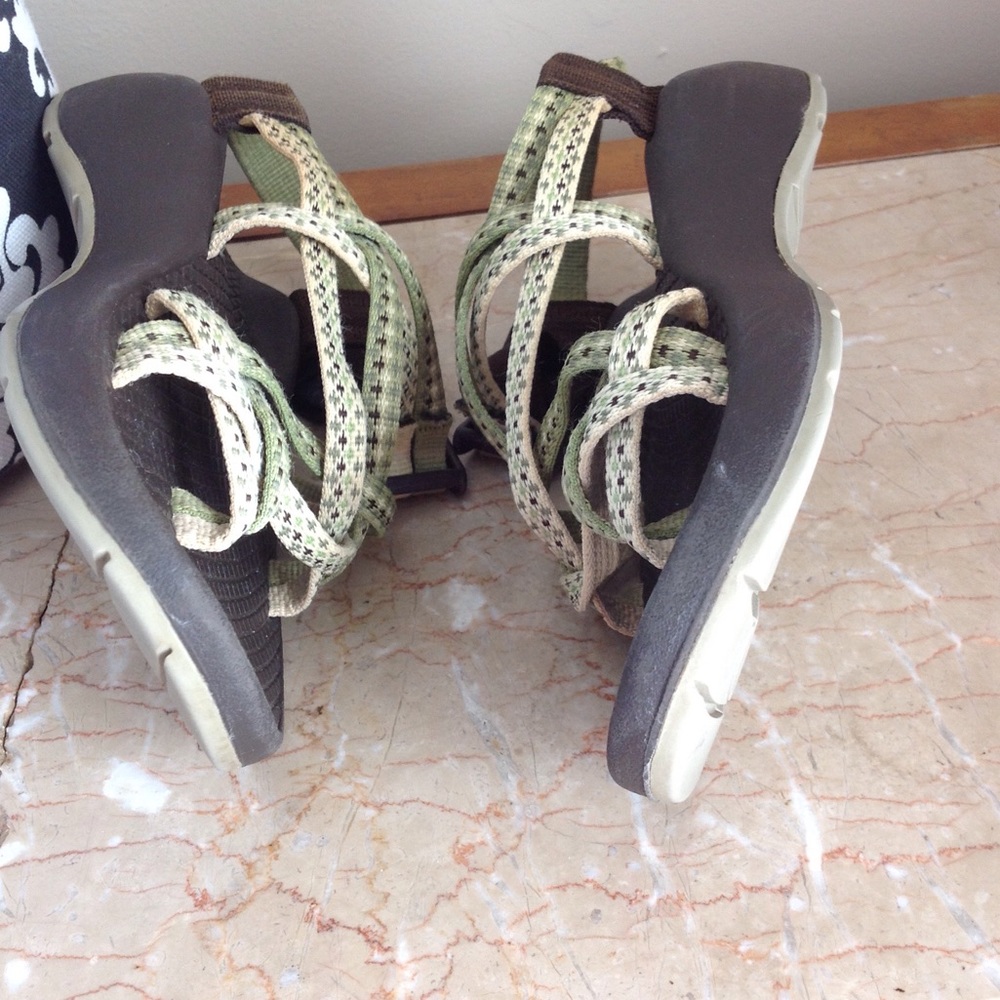 SOLD Chacos sandals size 5 green/cream vibram - Picture 4 of 8