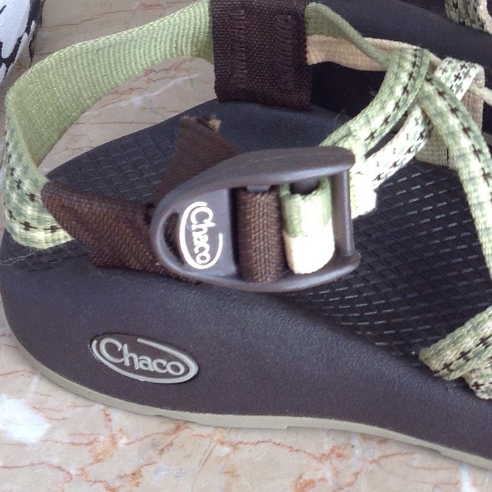 SOLD Chacos sandals size 5 green/cream vibram - Picture 7 of 8
