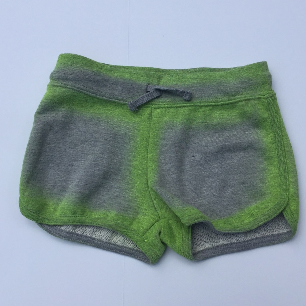 NWOT Flowers By Zoe grey short with green