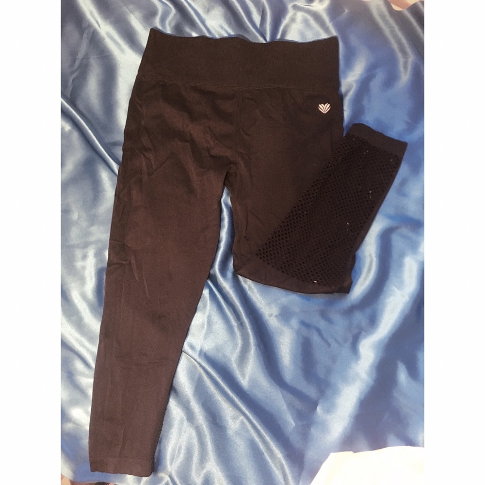 F21 Active Crop Leggings w Fishnet Detail