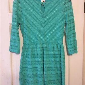 Green dress with lace arms