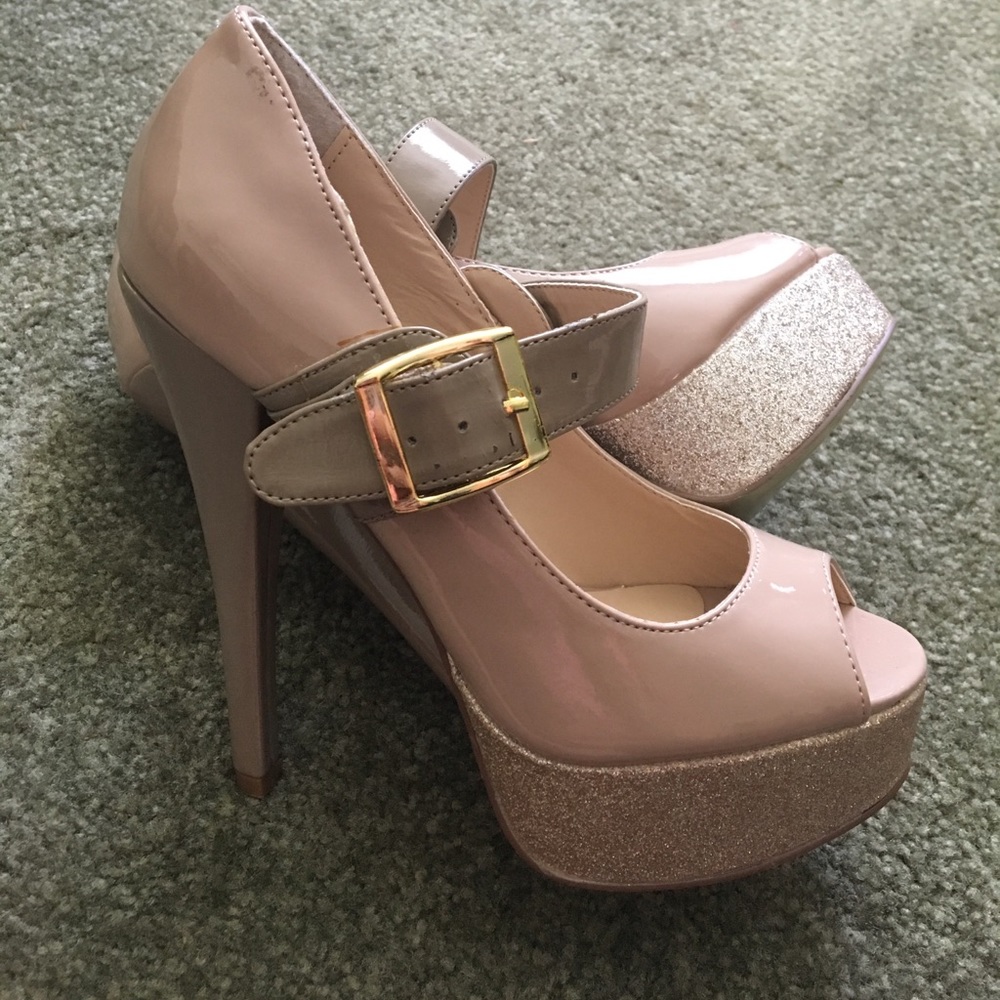 Nude & Gold Steve Madden heels