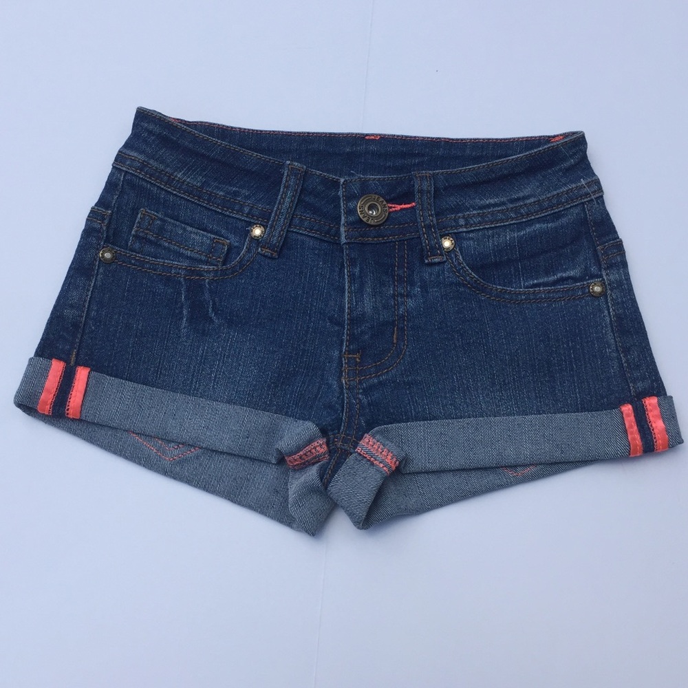 Stretchy roll up denim shorts