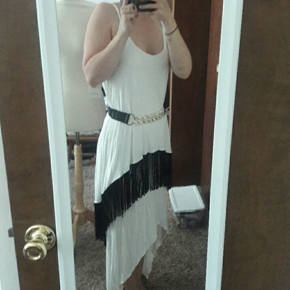 Rvca Mod 20s fringe jersey t shirt maxi dress - Picture 3 of 5