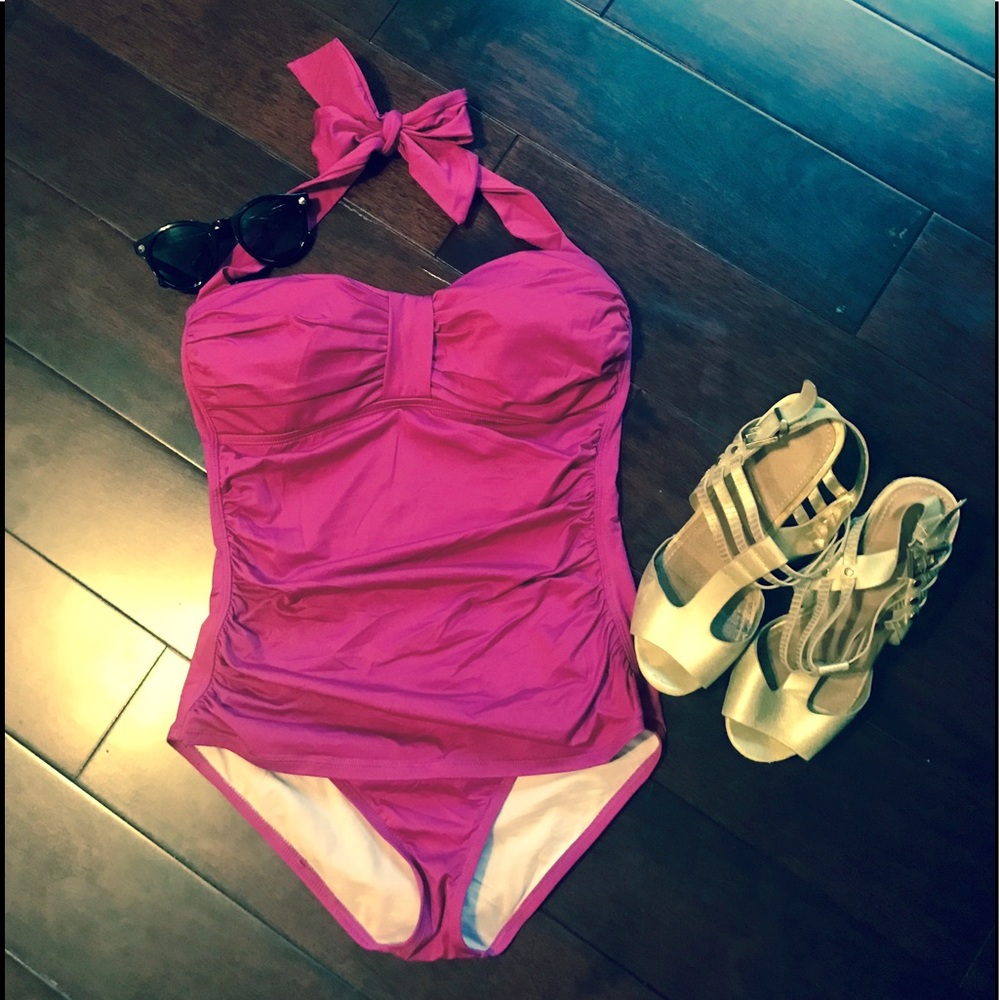 🚨SALE🚨Tommy Bahama One-Piece