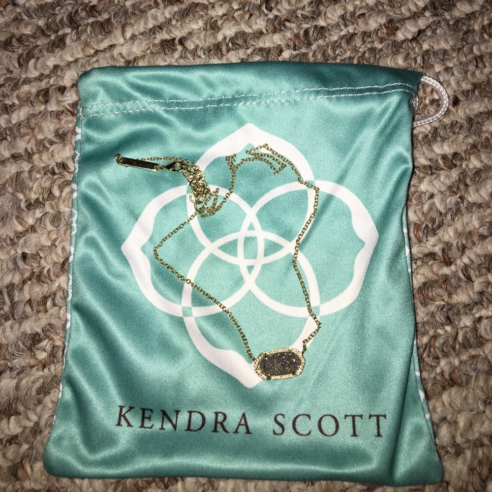 Kendra Scott necklace