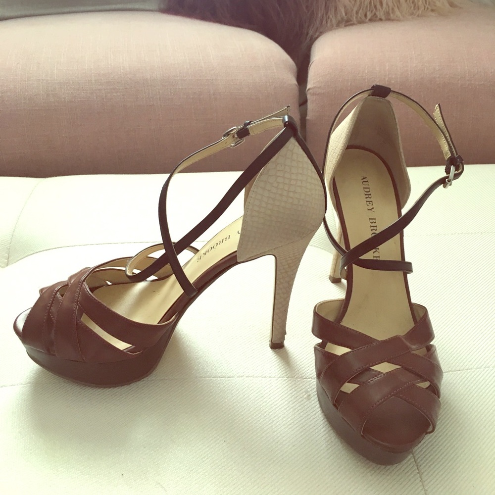 Size 6 Audrey Brook cream brown and black heels