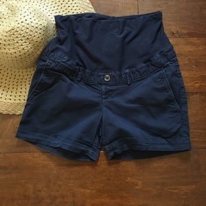 Maternity shorts