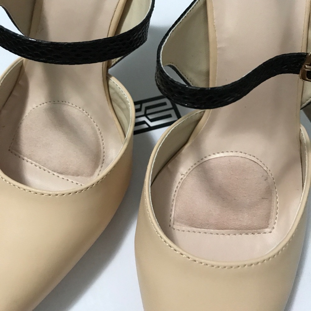 Pointed toe heels - Picture 4 of 7