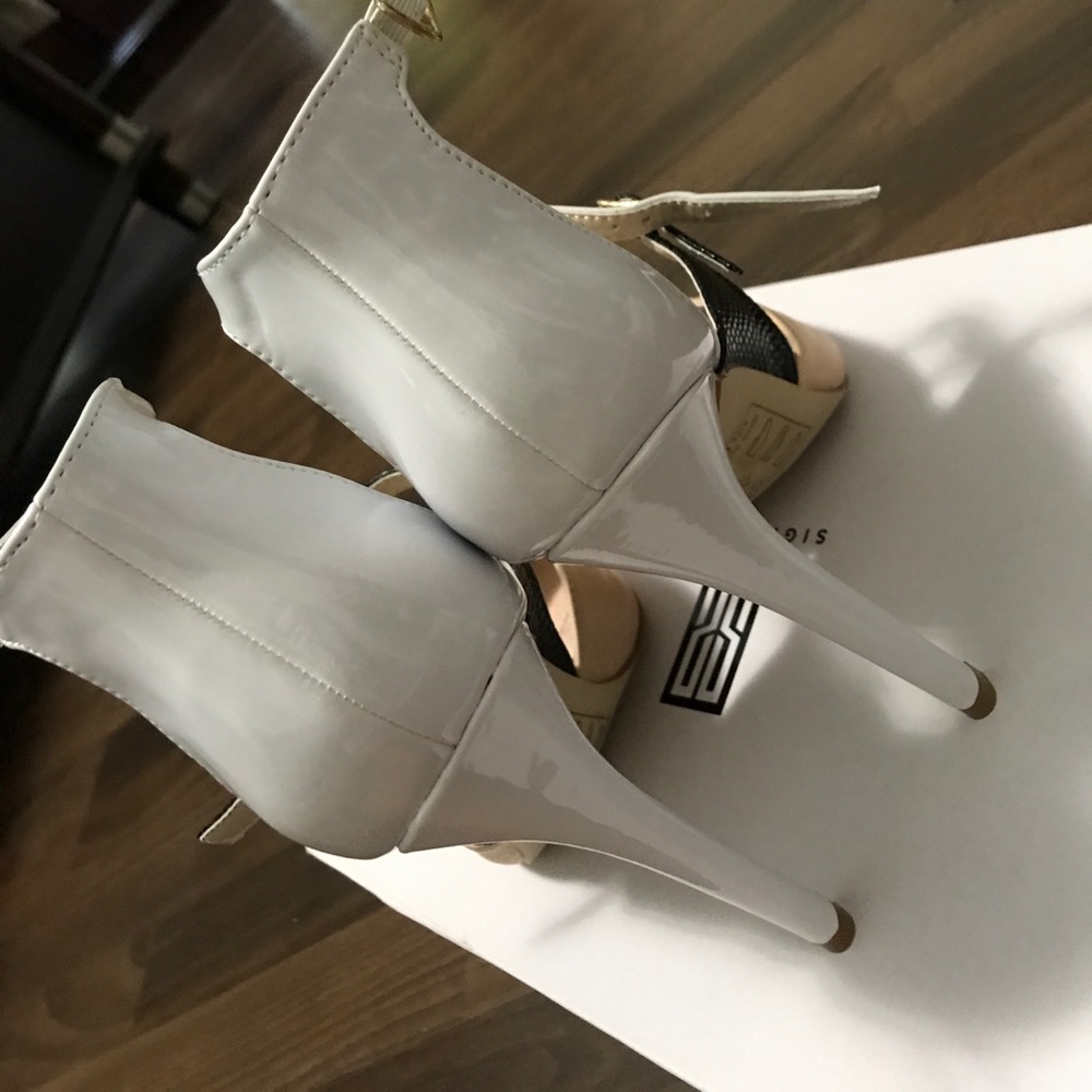 Pointed toe heels - Picture 5 of 7