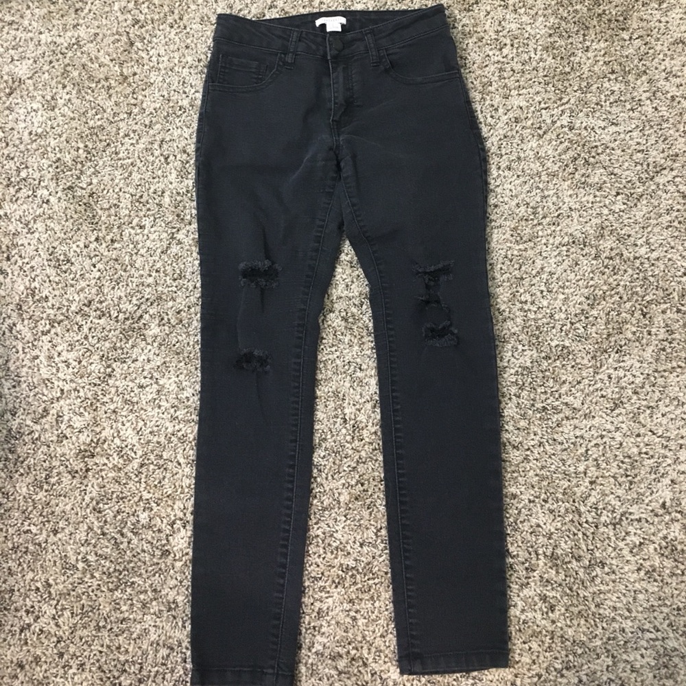 Black ripped jeans🖤👖