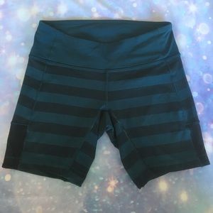 Lululemom Athletica Spin City Spinerette Shorts 6