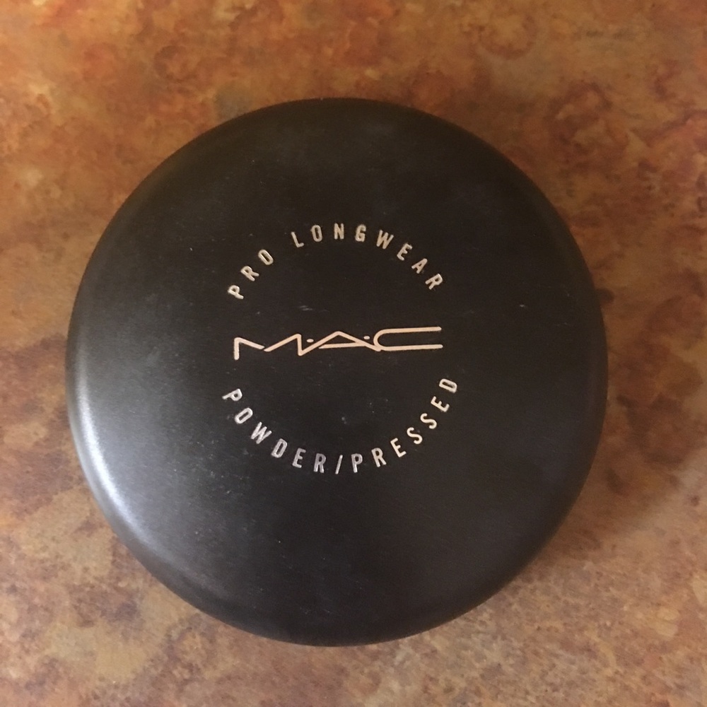 Mac Pro longwear pressed powder