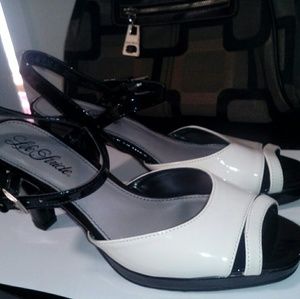 Never worn LifeStride sandals