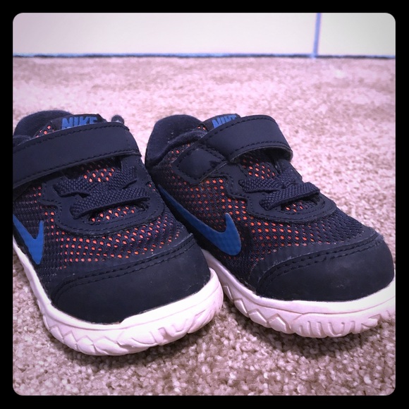 Toddler Nike Shoes - Picture 1 of 2