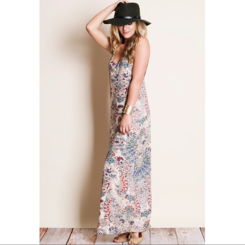 🚨LAST🚨DAPHNE Print Open back Maxi Dress -CREAM - Picture 2 of 2