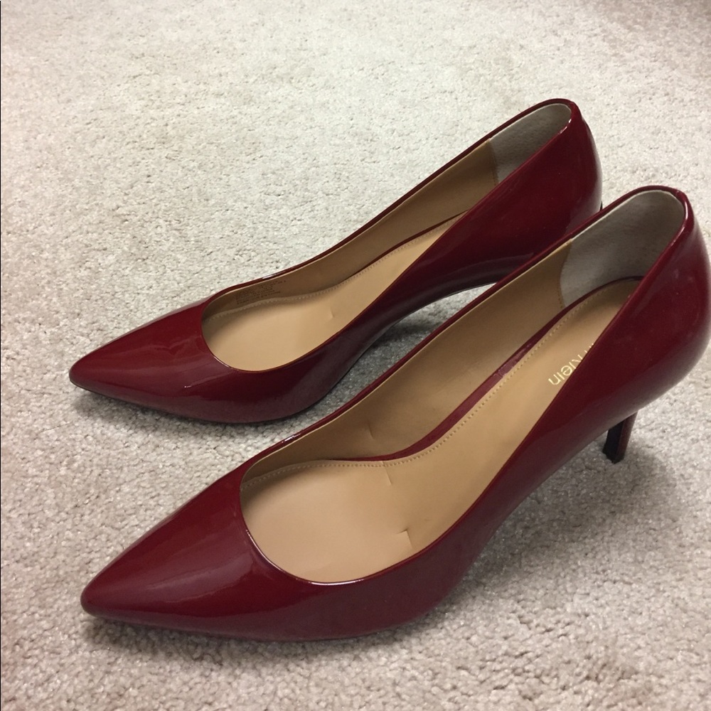 Calvin Klein "Gayle" patent leather pumps 9.5 NWOT