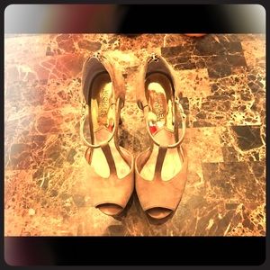 🎀HTF Michael Kors Platform Tan Suede Gold Heels🎀