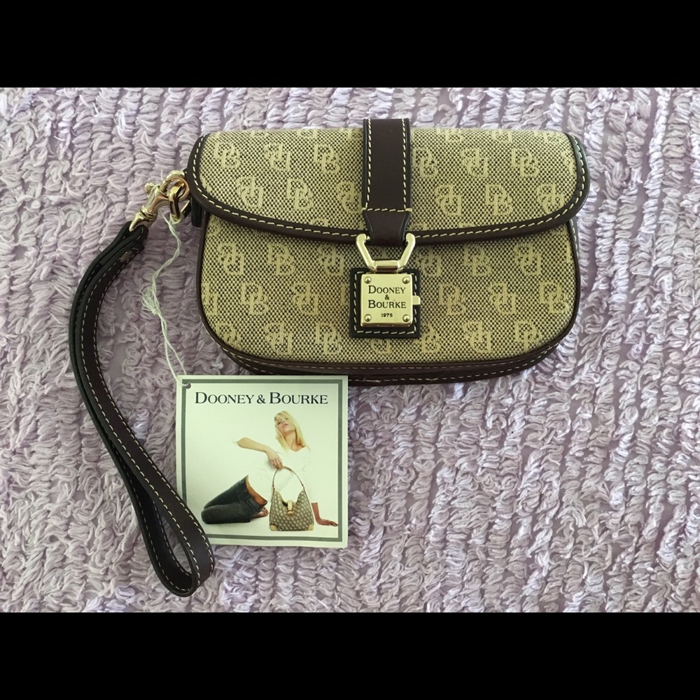 Dooney & Bourke wristlet WITH TAG