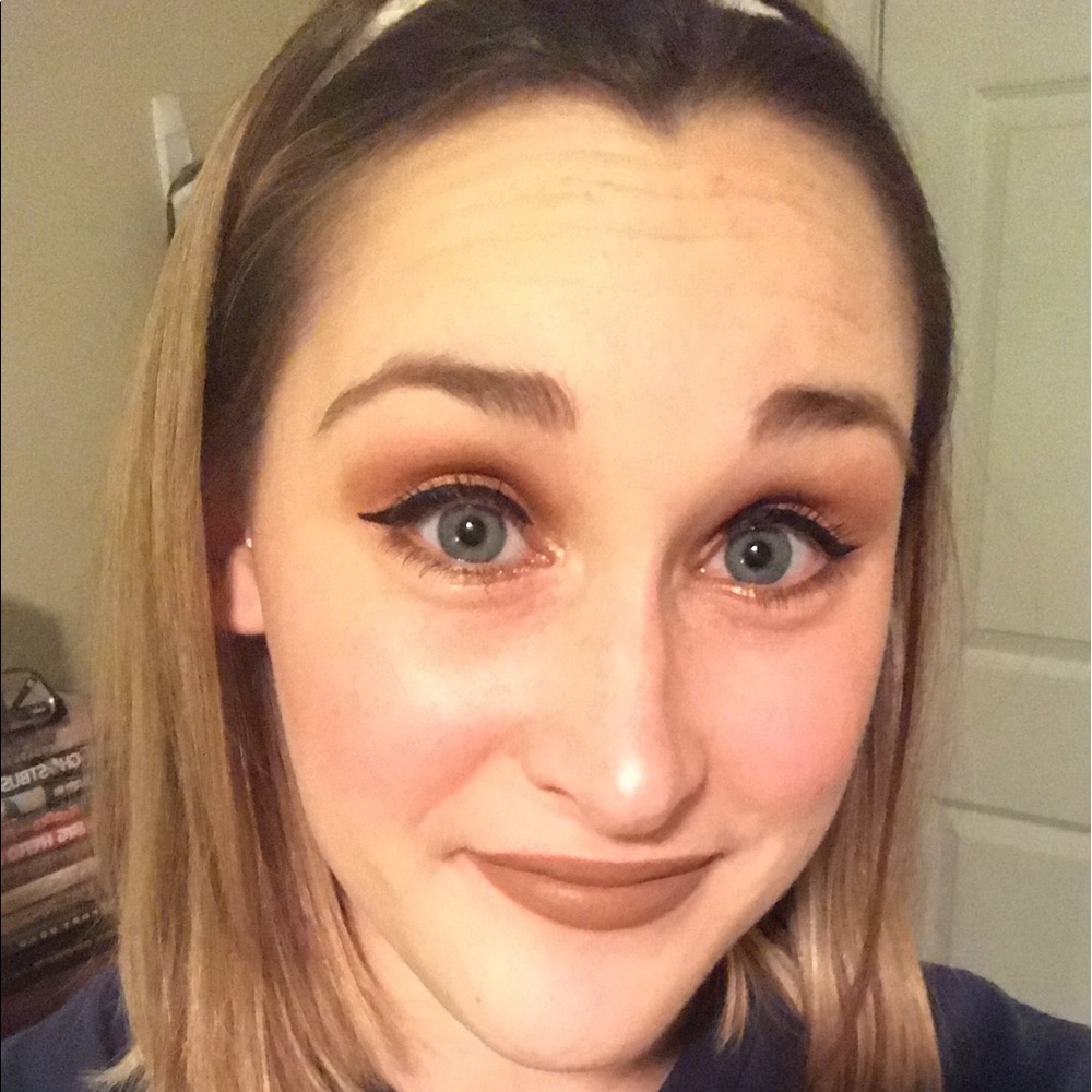 Meet your Posher, Emma