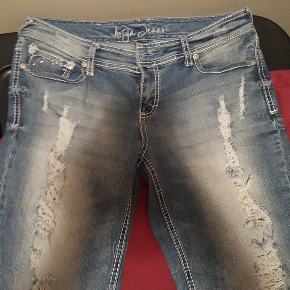 Ariya jeans