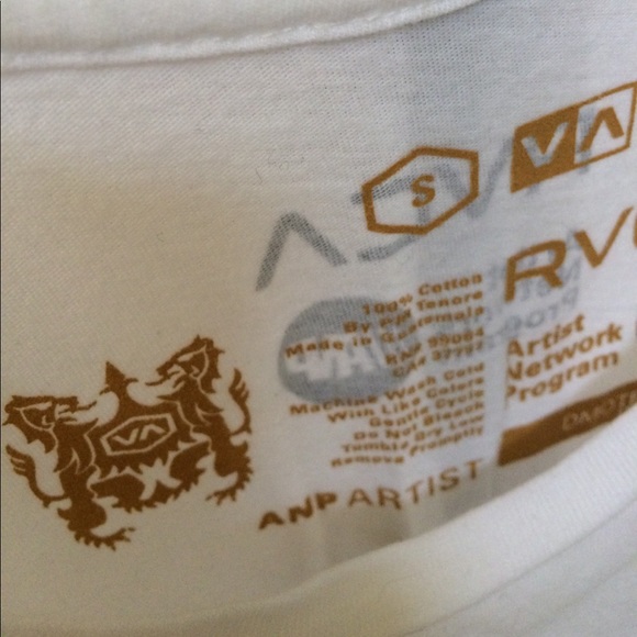 Small RVCA sleeveless t-shirt - Picture 4 of 5