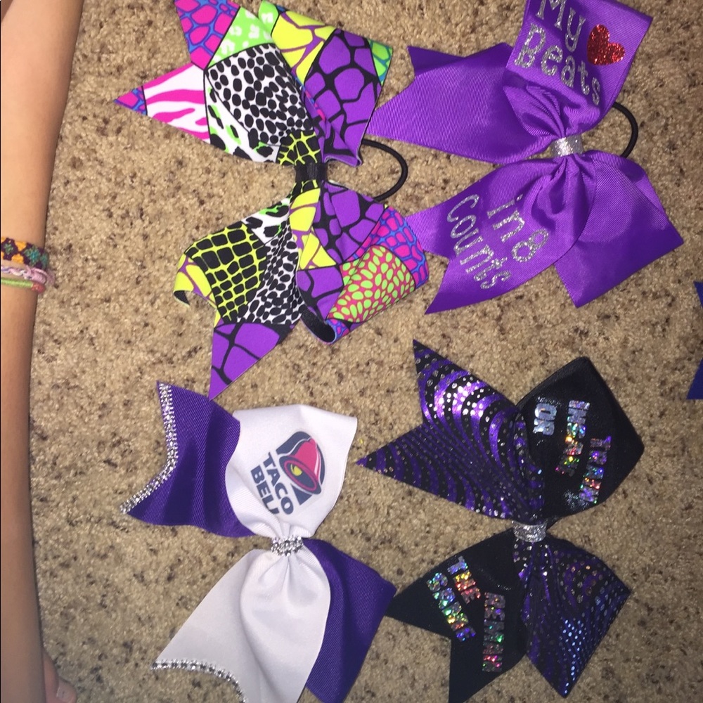 Cheer bows